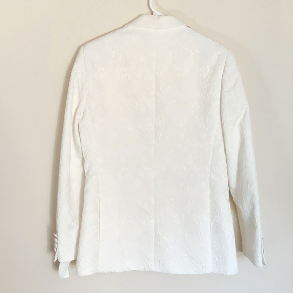 Men Tuxedo Suit - Picture 3 of 9